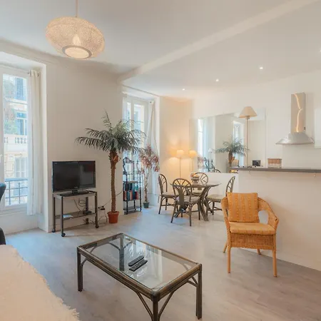 Superbe 3 Pièces Centre-ville Climatisé Apartamento Niza